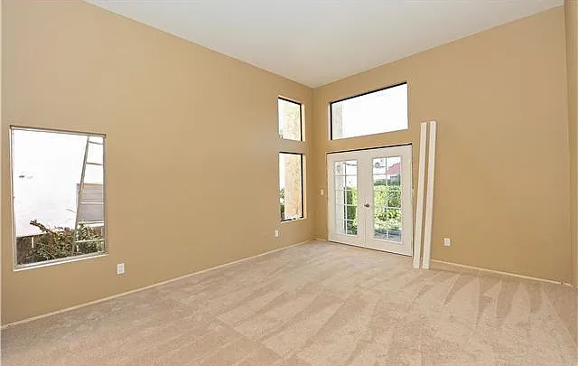 13282 Deron Ave — Photo 6