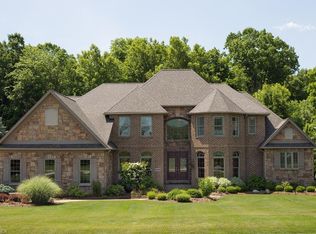 4338 Bridle Trl, Akron, OH 44333
