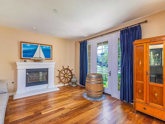 4th image of 4105 Harbour Island Ln
