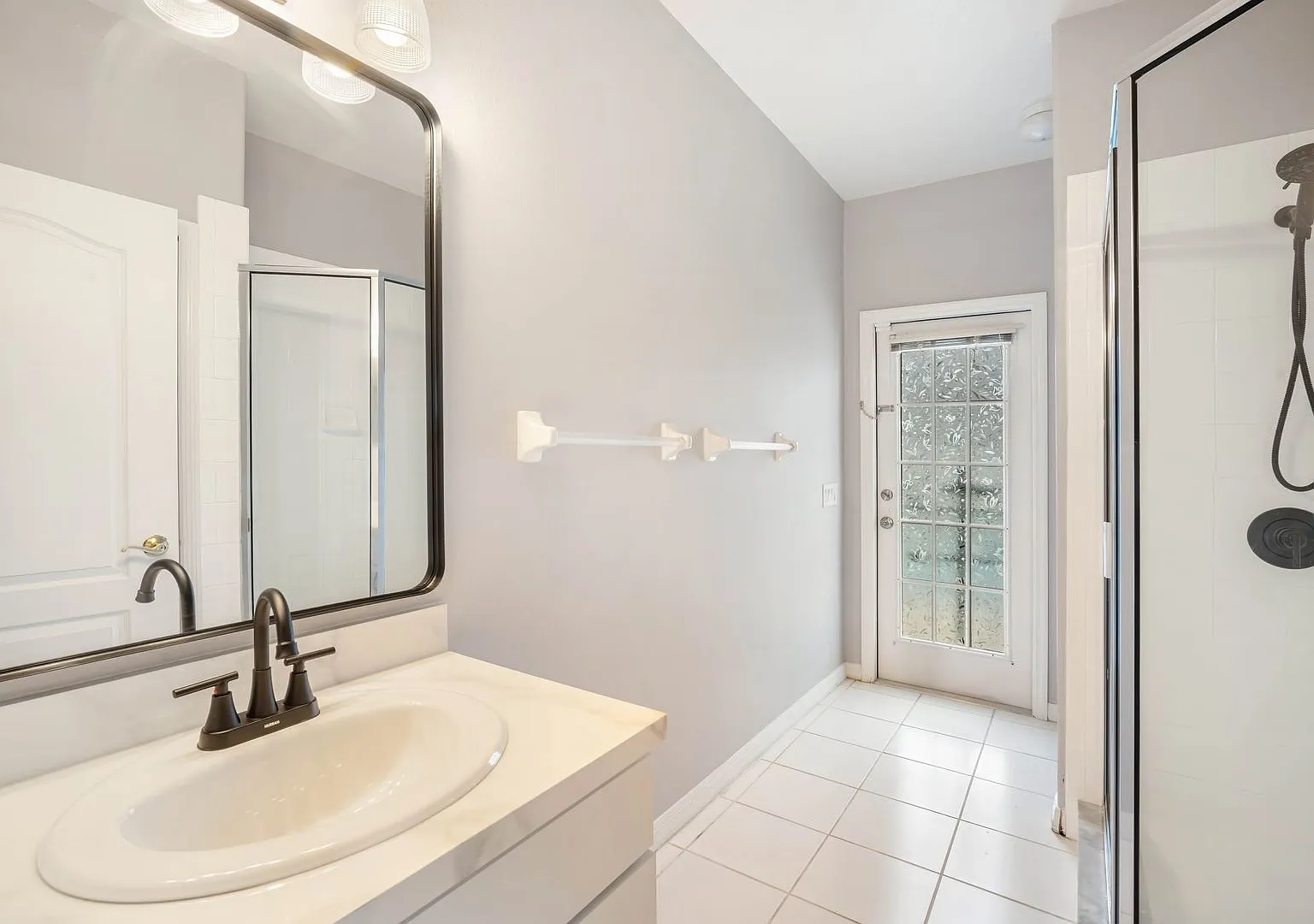Spacious 4-bedroom, 3-bath pool home in the Highly Desirable Stagecoach Village Community of Land... — Photo 4