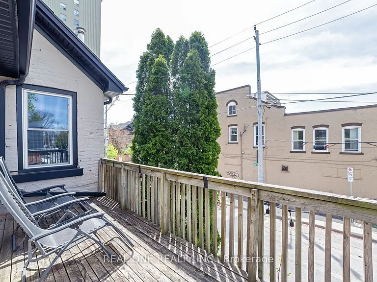 118 Queen St S #2 — Photo 5