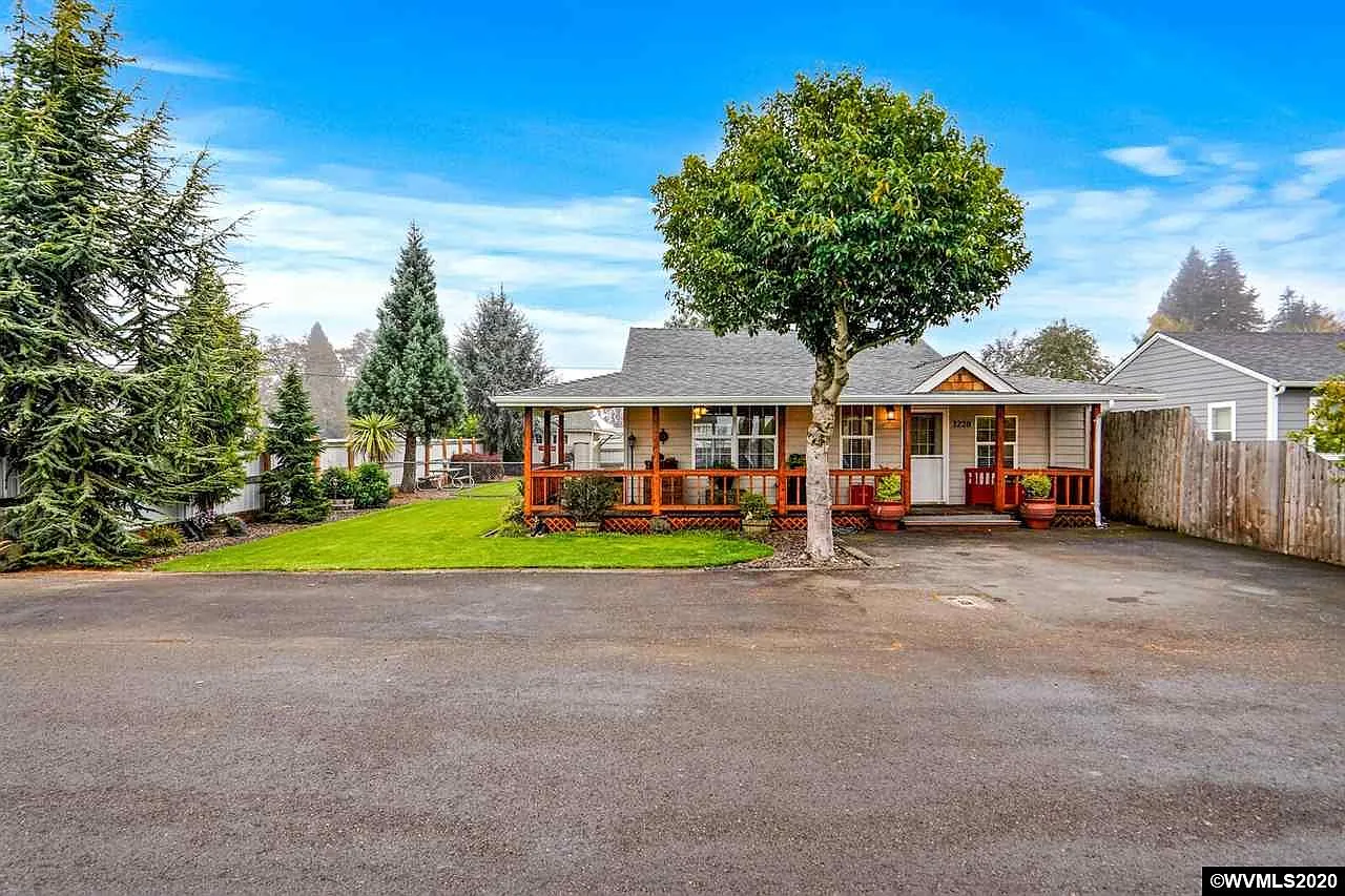 3220 Knox Butte Ave NE photo 1