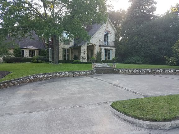 5th image of 608 Mills Pl