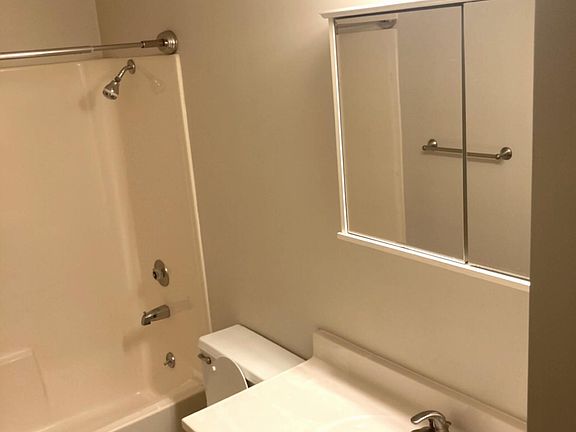 3rd image of 3019 Lovers Ln #C