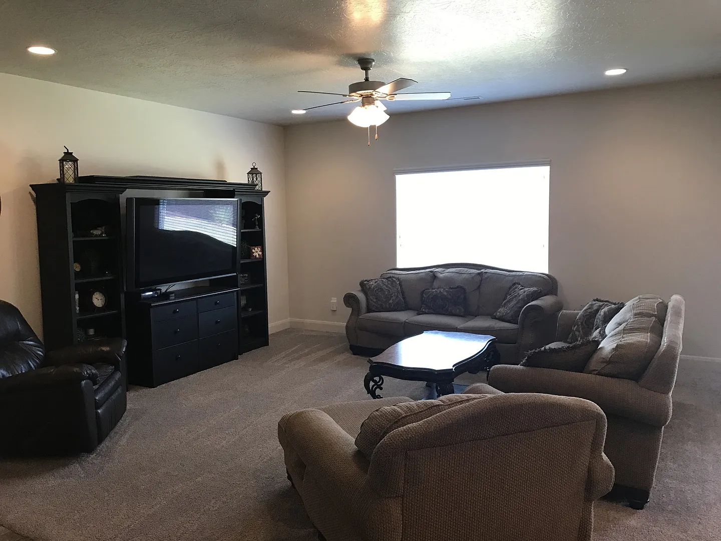 Little Valley - 4 Bed 2 bath with a 3 Car Garage!! — Photo 4