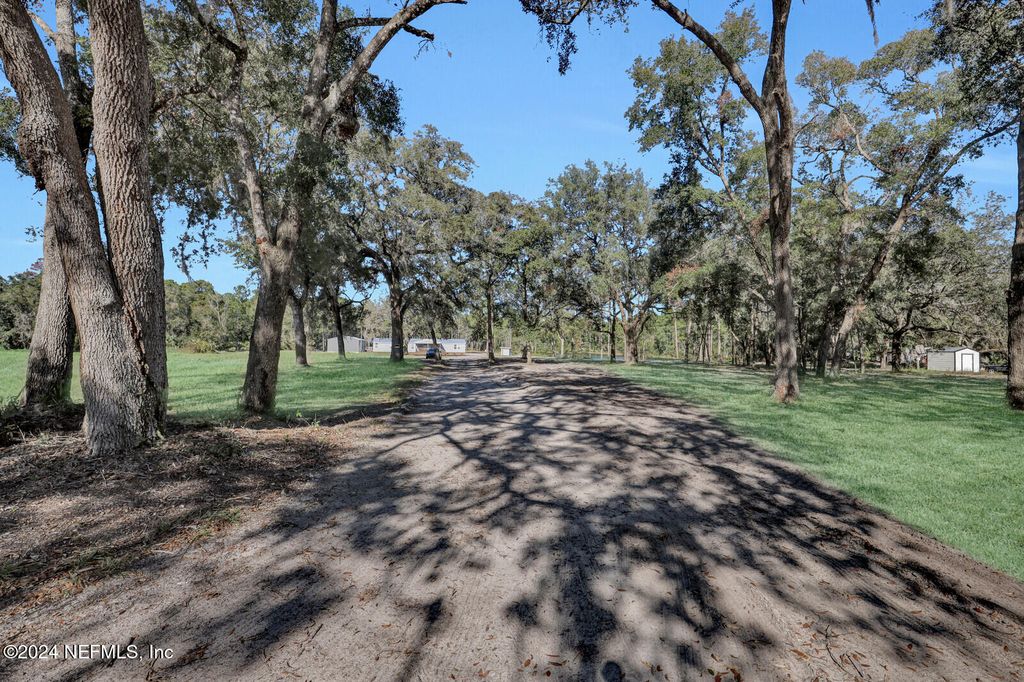 141 WOODS Road, San Mateo, FL - View 2