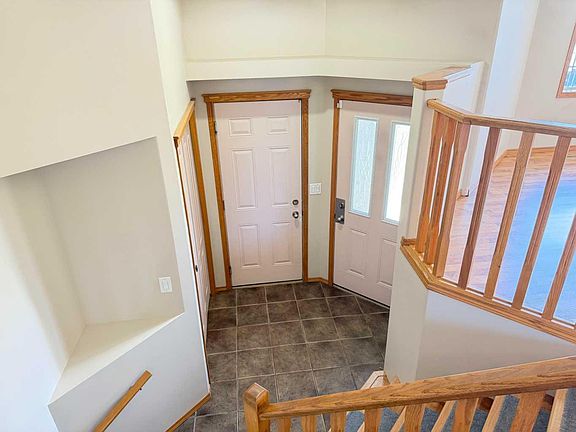 2nd image of 144 Pinnacle Ave