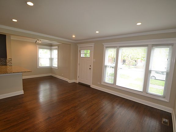 2nd image of 5550 N Lotus Ave #1