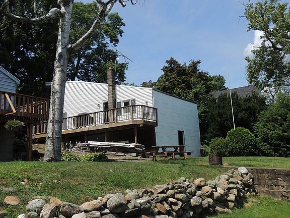 5th image of 19 Shore Dr