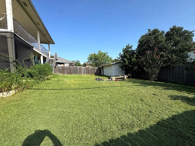 15101 Nuttall Dr — Photo 3