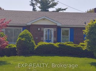 210 Lakeshore Rd, Saint Catharines, ON L2M 1R4