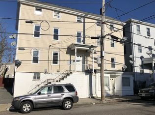 108 Hamlet St APT 2W, Fall River, MA 02724