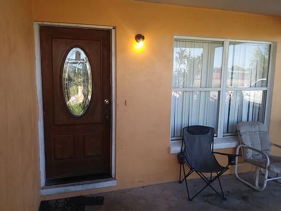 3rd image of 613 SE 2nd St