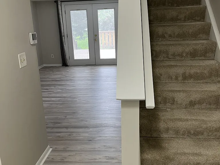917 Lynwood Ct — Photo 10