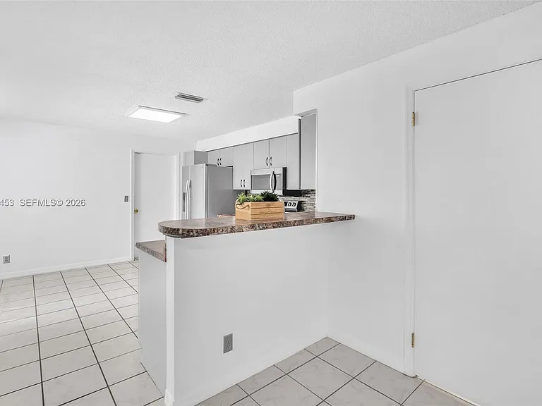 800 Sorrento Dr #2 — Photo 16