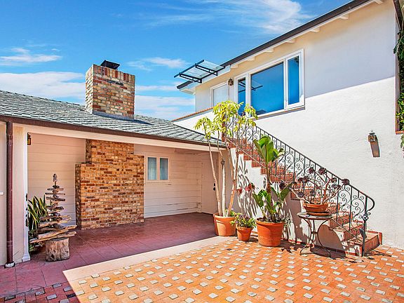 Staircase leading to bedroom 3 or home office