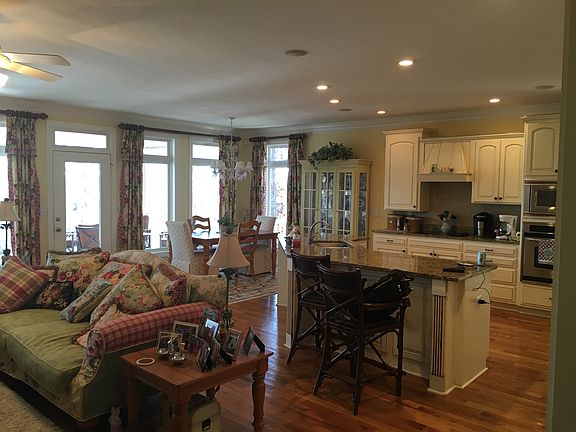 3rd image of 650 Savannah Barony Dr