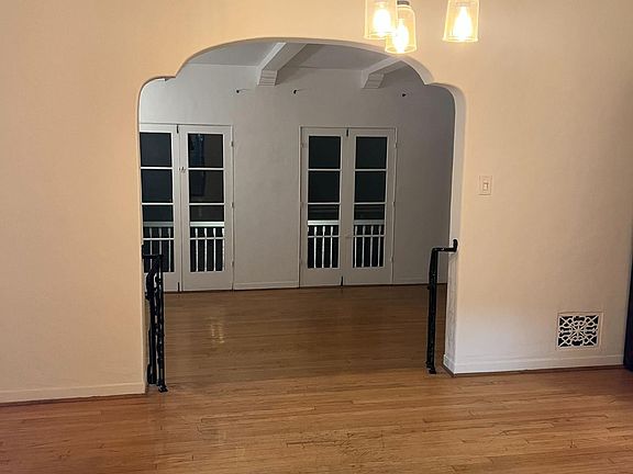 5th image of 1854 S Sycamore Ave #1/2