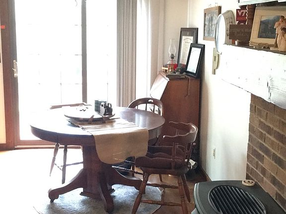 4th image of 563 Mockingbird Ln