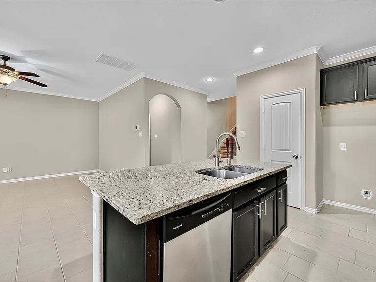 3515 Big Hickory Ct — Photo 9