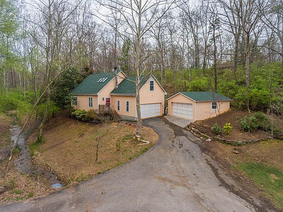 2nd image of 4011 Garden Dr