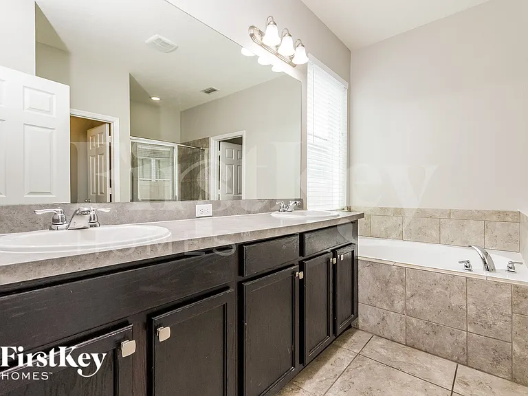 3929 Pine Gate Trl — Photo 9