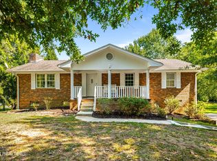 1320 Hopewell Rd, Knoxville, TN 37920