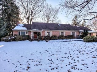 10 Meadowbrook Ln, Elizabethtown, PA