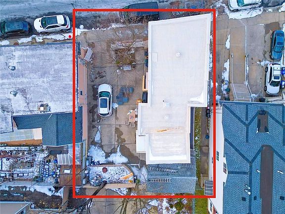 3rd image of 98 Robin Rd