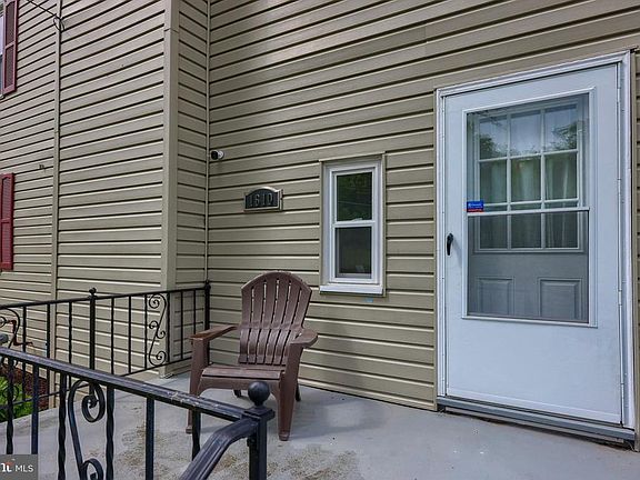 2nd image of 1610 Druck Valley Rd