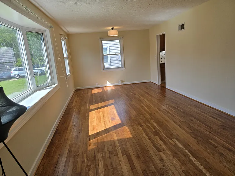 2949 Rosemary Ln — Photo 25