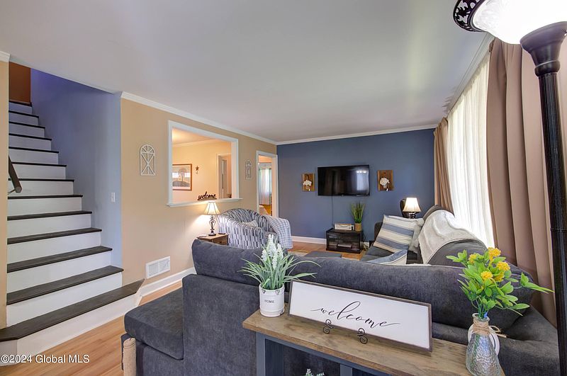 3rd image of 18 Magill Avenue