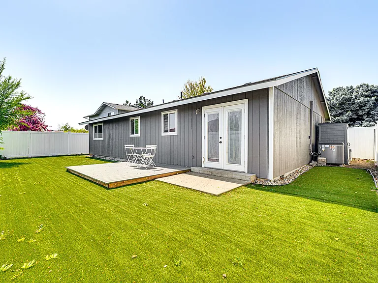 S 66th Ave — Photo 9