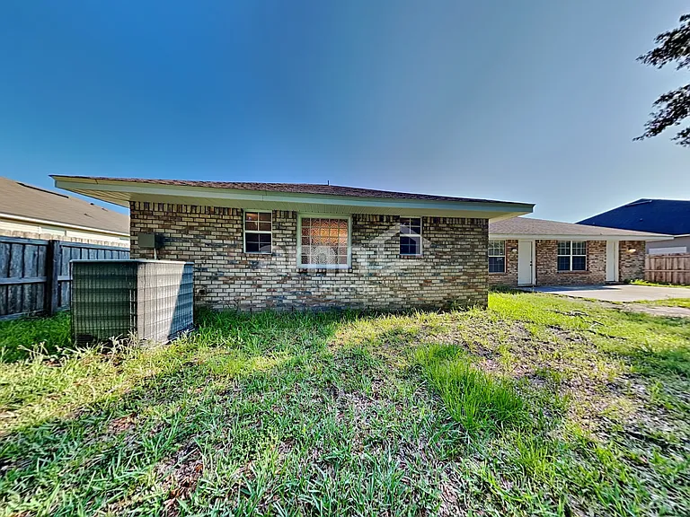 9215 Hawkeye Dr — Photo 21