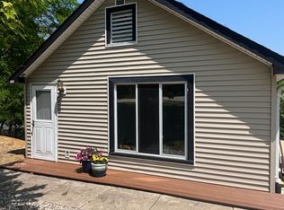 484 Cushing St, Lake Orion, MI 48362