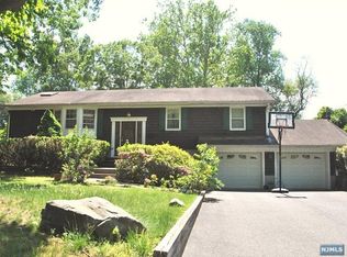 5A Garnett Pl, Norwood, NJ 07648
