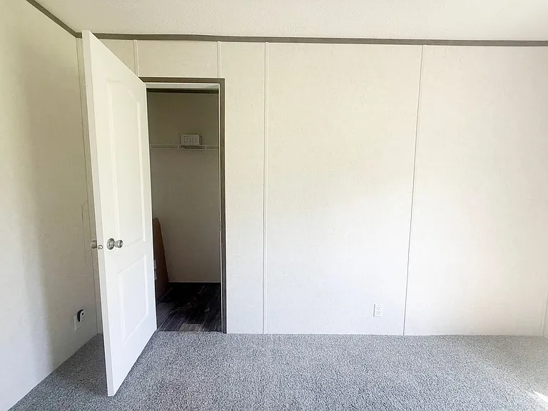 175 Oak Ln — Photo 35