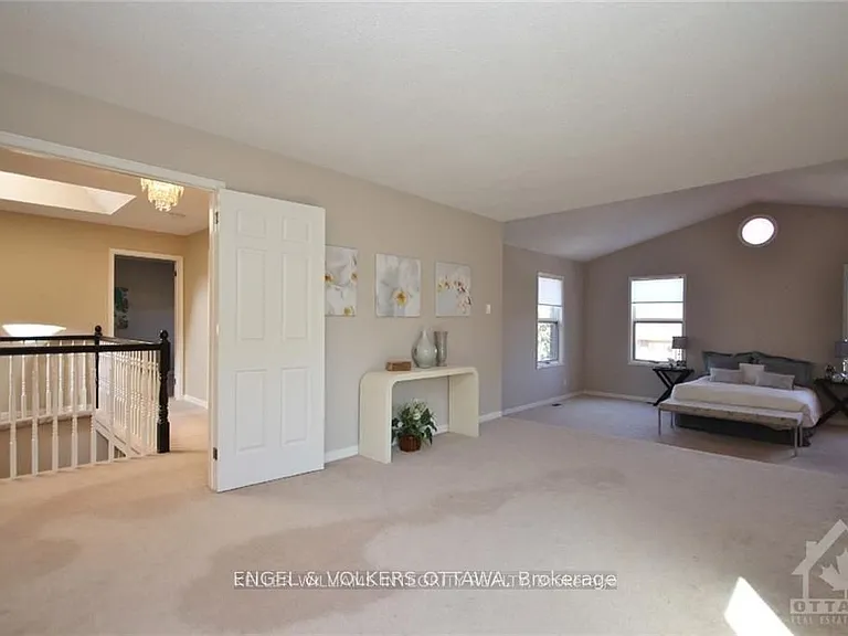 28 Country Club Dr — Photo 14
