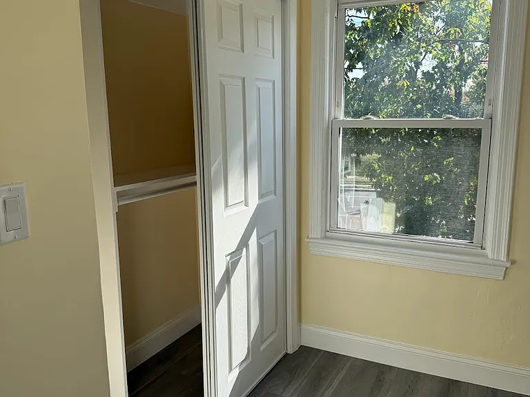 1820 C St NE #2 — Photo 22
