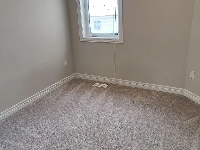 630 Linden Dr E — Photo 12