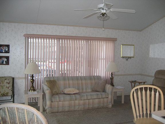 3rd image of 6501 SE 52nd Ln