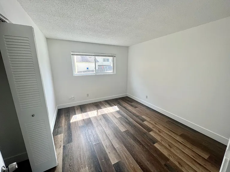 218V-CS — Photo 7