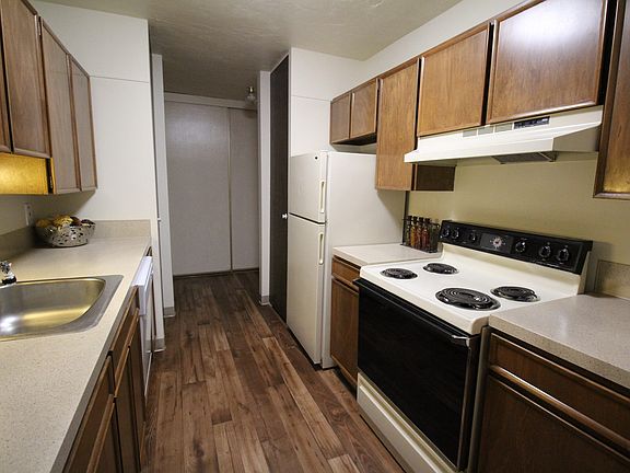 2nd image of 5720 198th St SW #5e2a61d2b