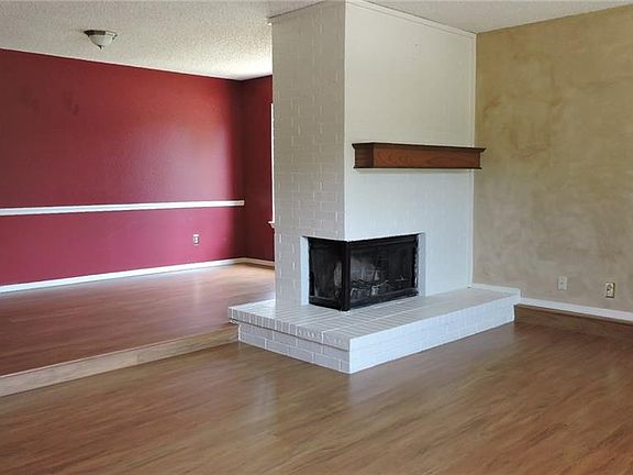 3rd image of 3906 Fletcher Dr