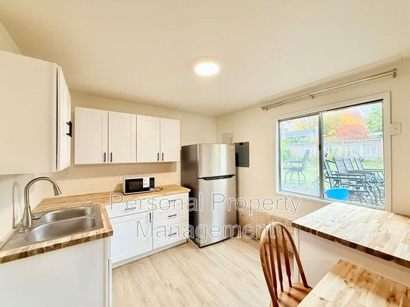 710 SE Olympia Dr HOUSE B