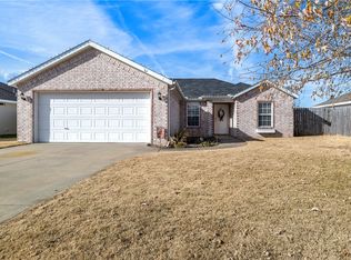 902 SW Summitchase Rd, Bentonville, AR 72712