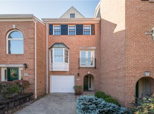 220 Merion Dr, Pittsburgh, PA 15228