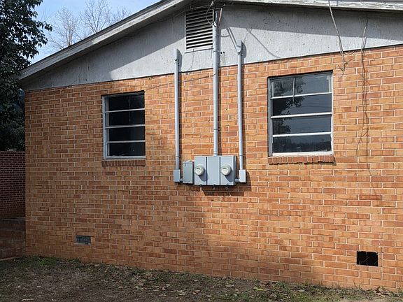 2nd image of 906 Thomas St