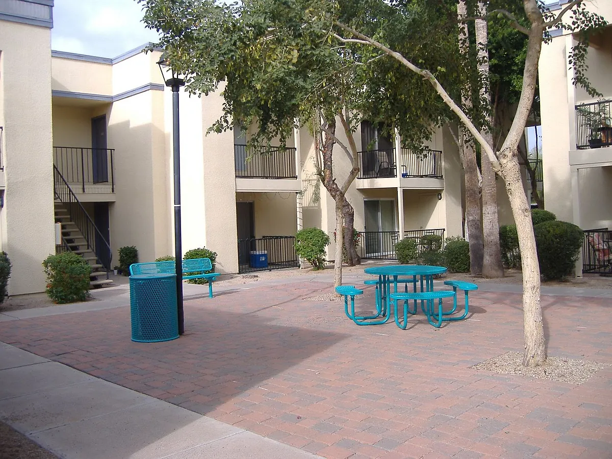 Photo 2 of 17 - 740 W Elm St #118 - Phoenix, AZ Building Photo - 740 W Elm St #118