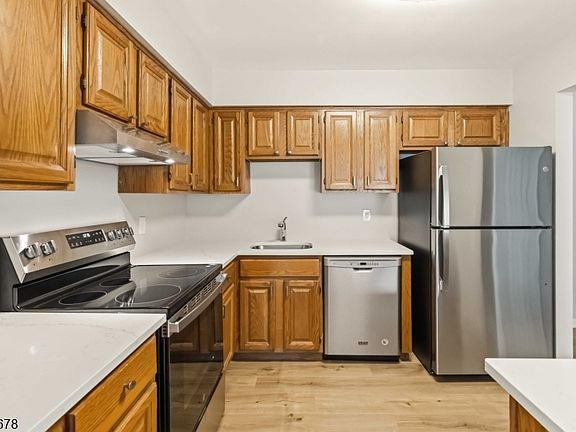 3rd image of 34 Alexandria Way